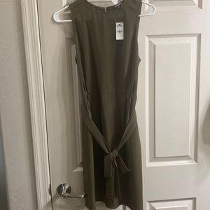 Green Express Dress Medium
